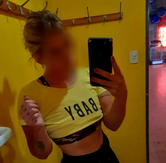 Elif, 28