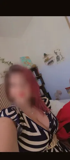 Emilia, 40