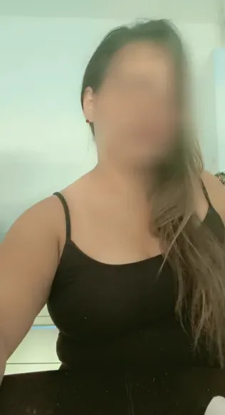 Emilia, 39