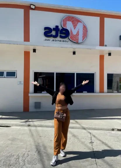 Michelle, 25